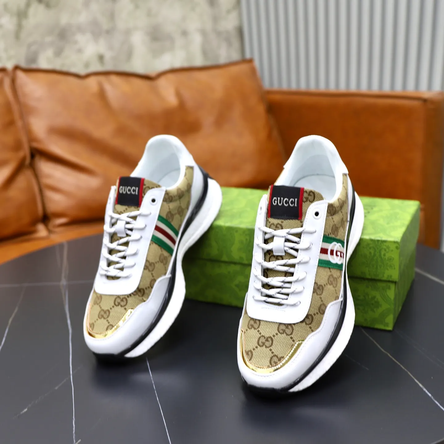Ex-factory price: 462💰🙅‍♂️🙅‍♂️🙅‍♂️ Brand: GUCCI Standard code: 38-44 (45 customized) Grade: Same as the official website Material: Original material splicing Comfortable and breathable lining Lightweight and wear-resistant sports outsole Style category: Men's fashionable casual shoes Running sneakers Distinguished luxury brand elements Top luxury Color: actual picture color